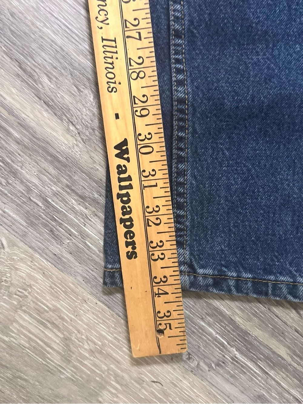 Vintage 1995 Levi's Men's Relaxed Fit Dark Blue Denim Jeans (Gold Tab) - Picture 9 of 9